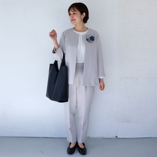 【ハレの日ファッション】世代＆体型を問わずにサラッとキマるパンツスーツ、スタッフ4人の着用例ご紹介[PR]