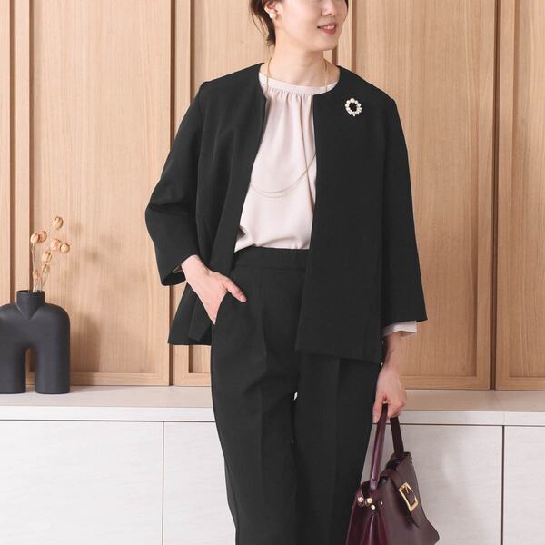 【ハレの日ファッション】世代＆体型を問わずにサラッとキマるパンツスーツ、スタッフ4人の着用例ご紹介[PR]