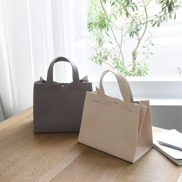 定番バッグの理想形！通勤も休日も、学校行事も、週5で使いたくなるミニトート[PR]