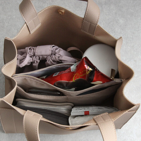 定番バッグの理想形！通勤も休日も、学校行事も、週5で使いたくなるミニトート[PR]