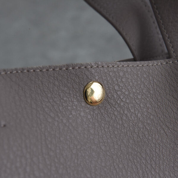 定番バッグの理想形！通勤も休日も、学校行事も、週5で使いたくなるミニトート[PR]