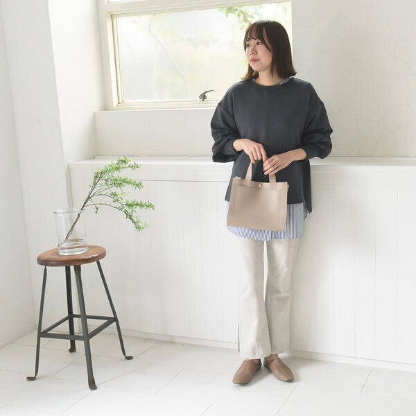 定番バッグの理想形！通勤も休日も、学校行事も、週5で使いたくなるミニトート[PR]