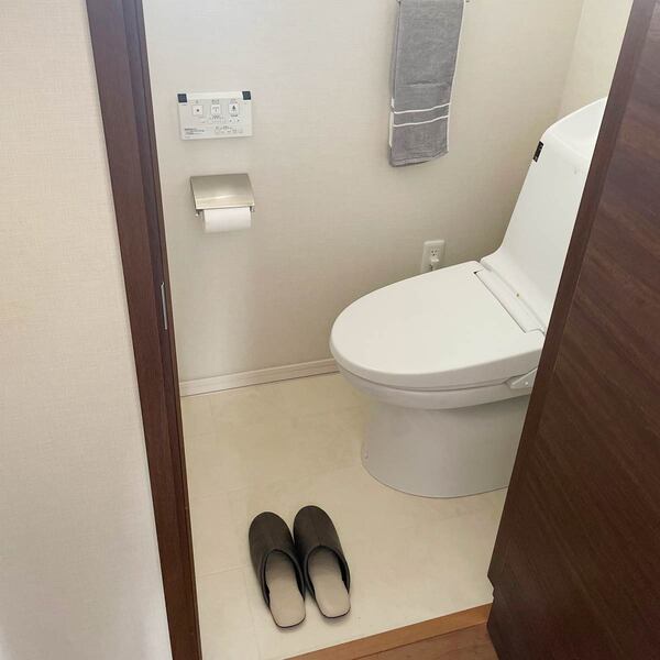 理想のトイレスリッパやっと見つけた！除菌ができるスリッパ、スタッフのトイレ事情をご紹介[PR]