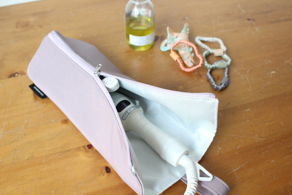 人気カラー再入荷！耐熱温度300℃の頼れる「ヘアアイロンポーチ」愛用スタッフの声[PR]