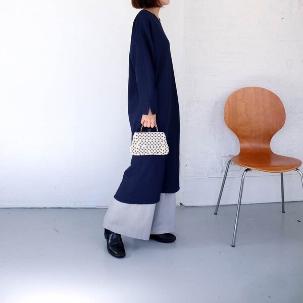 忙しい朝も即スタイル完成。一枚で着映えるワンピースを、スタッフがシーン別にコーディネート[PR]