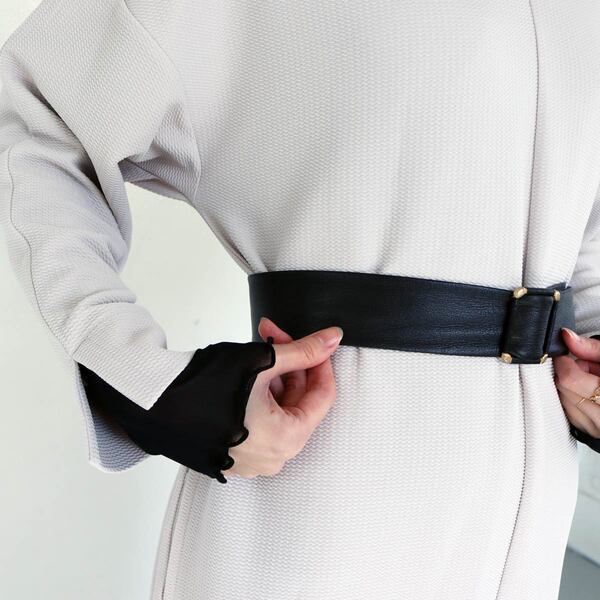 忙しい朝も即スタイル完成。一枚で着映えるワンピースを、スタッフがシーン別にコーディネート[PR]