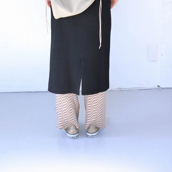 忙しい朝も即スタイル完成。一枚で着映えるワンピースを、スタッフがシーン別にコーディネート[PR]