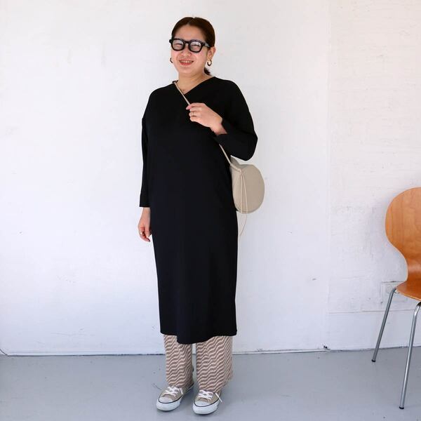 忙しい朝も即スタイル完成。一枚で着映えるワンピースを、スタッフがシーン別にコーディネート[PR]