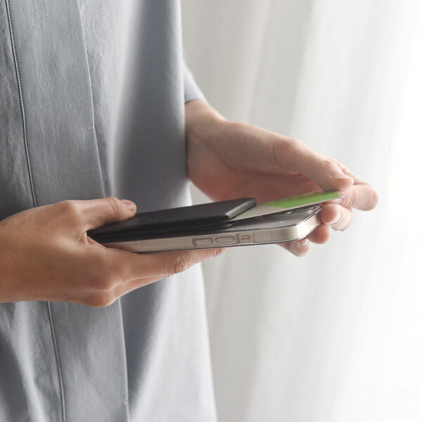 毎日ずっとそばにある自分のスマホ。人とカブりにくく、もっと便利に可愛く変身させる４パターン[PR]