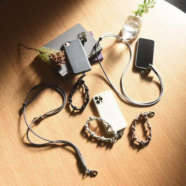 毎日ずっとそばにある自分のスマホ。人とカブりにくく、もっと便利に可愛く変身させる４パターン[PR]