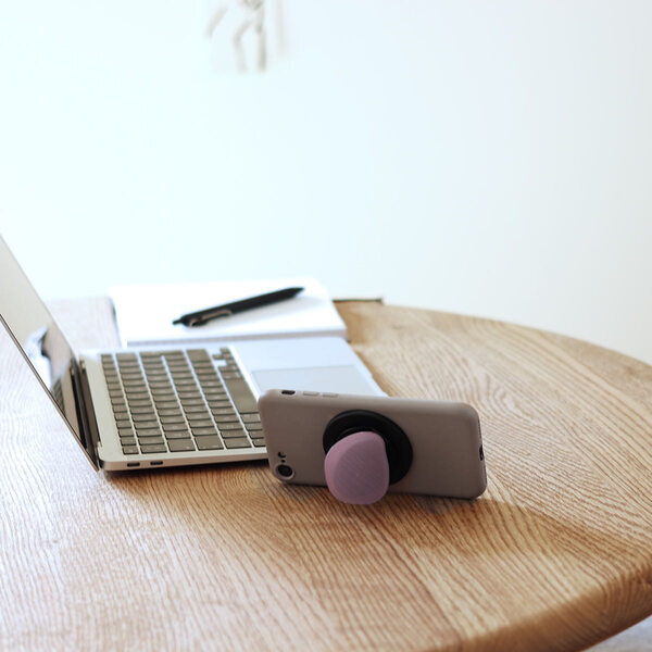 毎日ずっとそばにある自分のスマホ。人とカブりにくく、もっと便利に可愛く変身させる４パターン[PR]