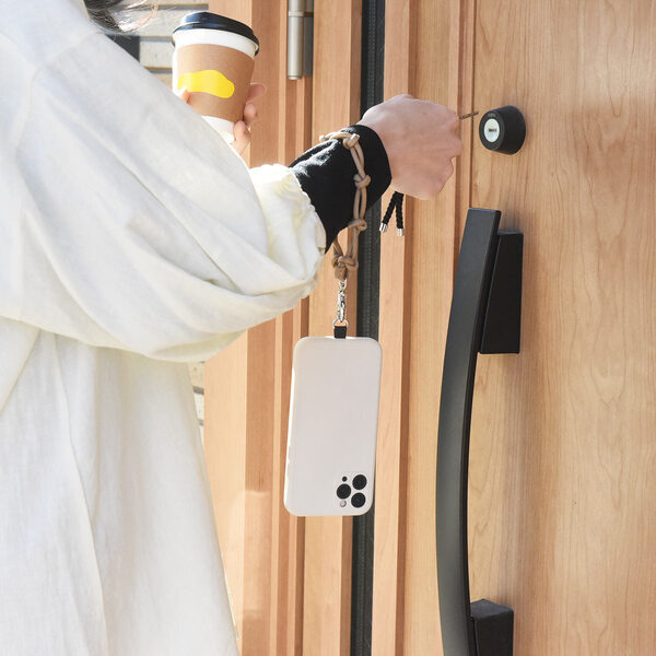 毎日ずっとそばにある自分のスマホ。人とカブりにくく、もっと便利に可愛く変身させる４パターン[PR]