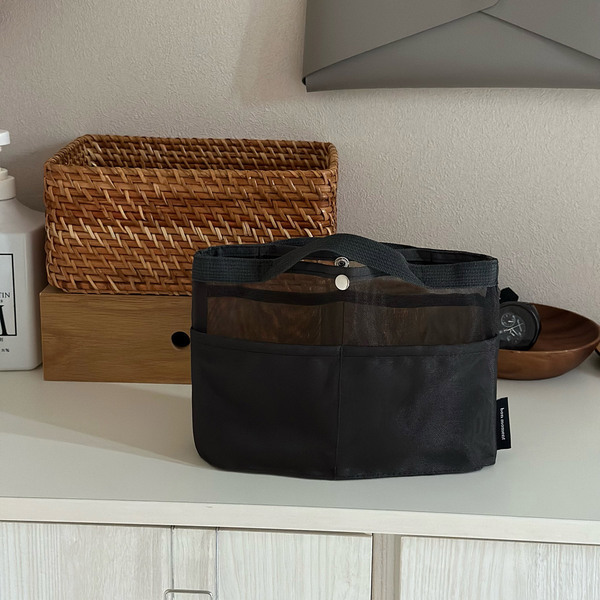 圧倒的な軽さが嬉しい、40gの超軽量バッグインバッグで春は身軽にお出かけを【インスタグラマーさんのもの選び】[PR]