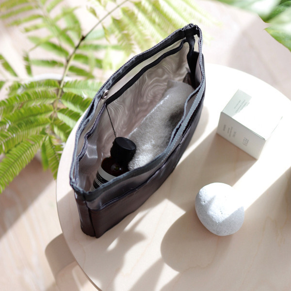 圧倒的な軽さが嬉しい、40gの超軽量バッグインバッグで春は身軽にお出かけを【インスタグラマーさんのもの選び】[PR]