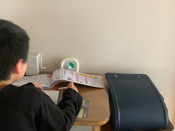 ママの本音は？！入学準備にシンプルで機能的な自宅学習アイテムたち集まれー[PR]