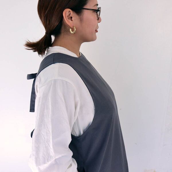 後ろ姿も抜かりなく！おもわず「かわいい」と言いたくなる“後ろリボンエプロン”スタッフ着用レポート[PR]