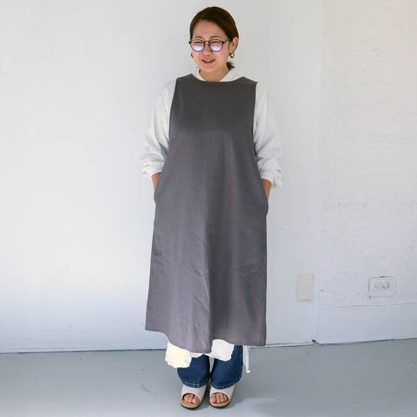 後ろ姿も抜かりなく！おもわず「かわいい」と言いたくなる“後ろリボンエプロン”スタッフ着用レポート[PR]