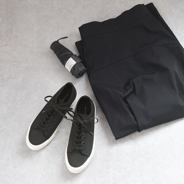 雨の日のお出かけを足元からブラッシュアップするのはこんなスニーカー！[PR]