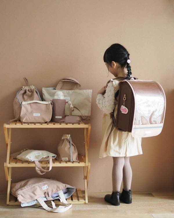 ママインスタグラマーさんも太鼓判！子どもの通学を助けてくれる、ランドセルの「プラスワン」アイテム3選。[PR]