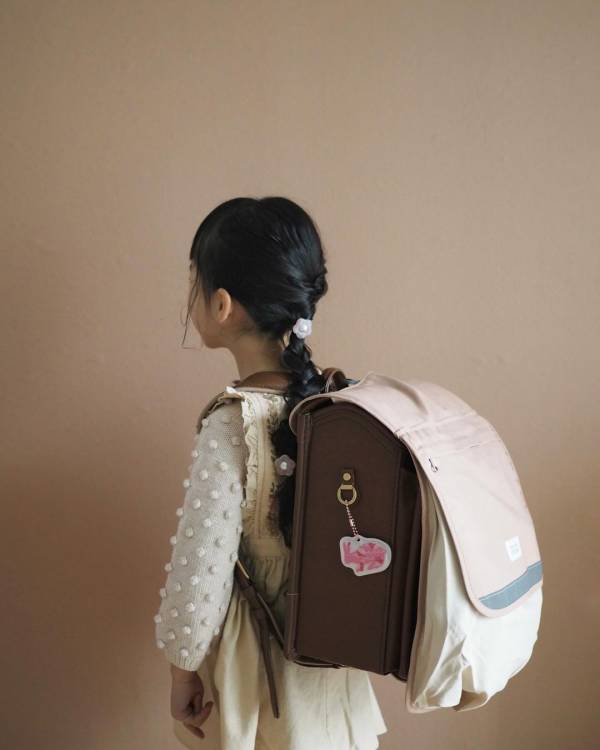 ママインスタグラマーさんも太鼓判！子どもの通学を助けてくれる、ランドセルの「プラスワン」アイテム3選。[PR]