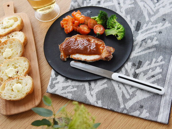 サンドイッチを潰さずにカット⁉ すごい卓上ナイフ「ARCOS」スペインから上陸