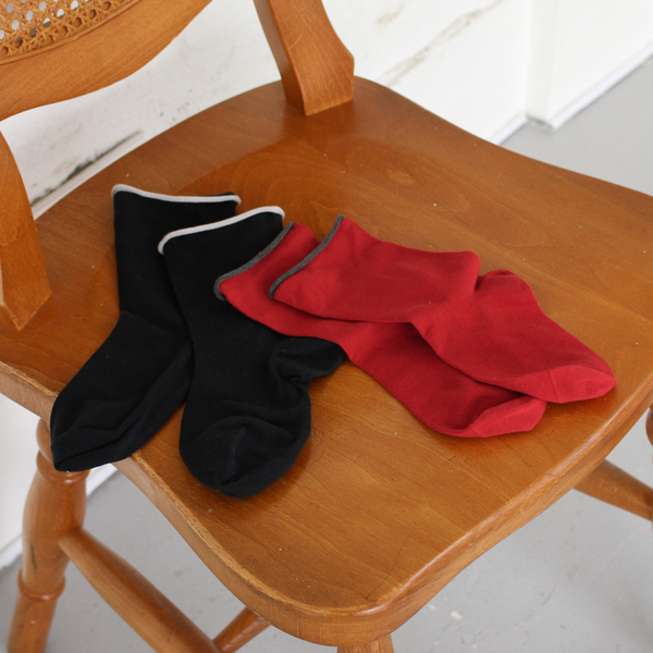 春のおしゃれは足元から。気分がアガる「ローファー＆レースアップシューズ×靴下」スタッフコーディネート術[PR]