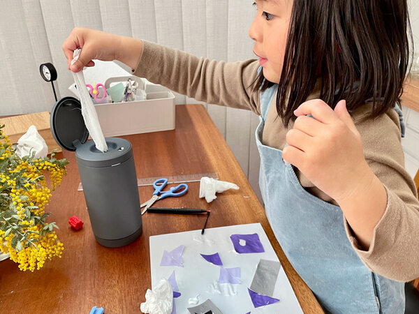 子どもとの生活に欠かせないウェットティッシュ。「marnaの縦型ケース」に替えたら不便さが解消しました。[PR]