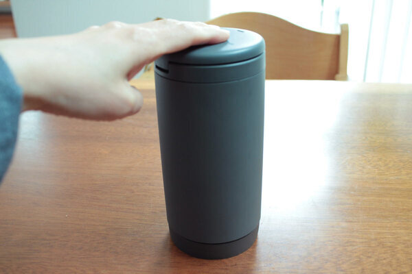 子どもとの生活に欠かせないウェットティッシュ。「marnaの縦型ケース」に替えたら不便さが解消しました。[PR]