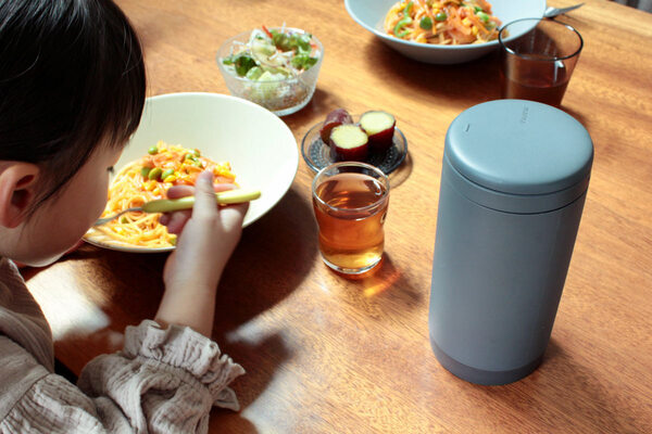 子どもとの生活に欠かせないウェットティッシュ。「marnaの縦型ケース」に替えたら不便さが解消しました。[PR]