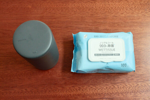 子どもとの生活に欠かせないウェットティッシュ。「marnaの縦型ケース」に替えたら不便さが解消しました。[PR]