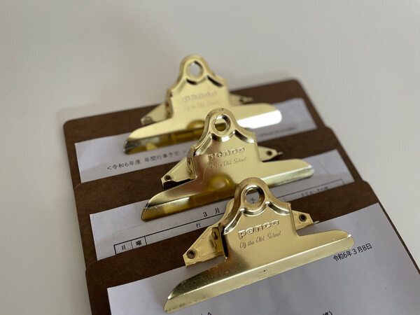 新学期からはこれで解決！学校のプリントを管理できる「フェイクレザー レターポケット」。[PR]