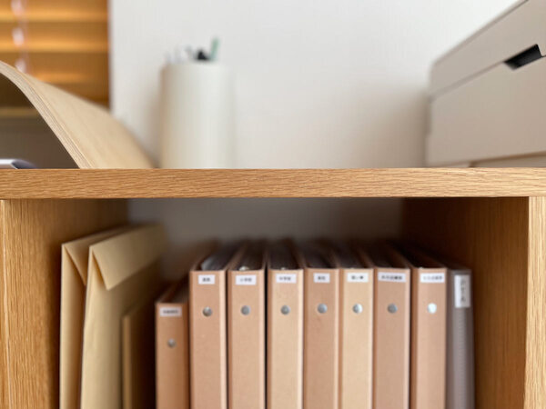 新学期からはこれで解決！学校のプリントを管理できる「フェイクレザー レターポケット」。[PR]