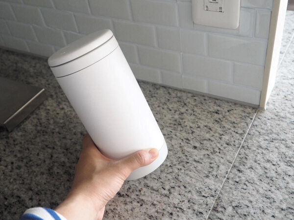 ワンタッチで取り出せてストレスフリー！新生活に取り入れたい、マーナの「縦型ウェットティッシュケース」[PR]