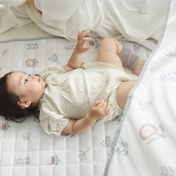 暑がりキッズ＆ベビーが涼しく眠れる！夏の抱っことネンネに「接触冷感」２シリーズで暑さ対策[PR]