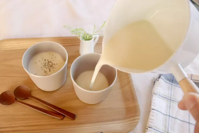 ひんやり麺が映える！夏の食卓の盛り上げに「割れないそば皿＆そば猪口」