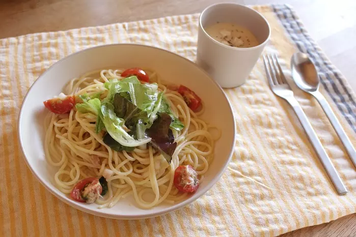 ひんやり麺が映える！夏の食卓の盛り上げに「割れないそば皿＆そば猪口」