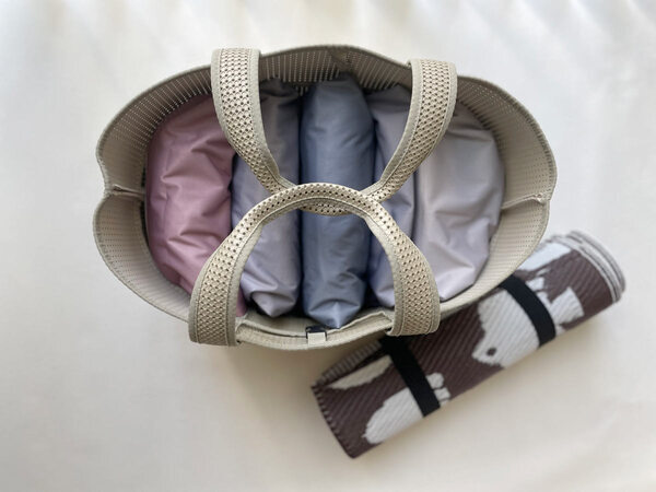 夏の水遊びに便利！ 「濡れたまま収納できる防水ポーチ」