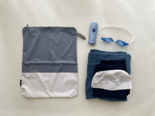 夏の水遊びに便利！ 「濡れたまま収納できる防水ポーチ」