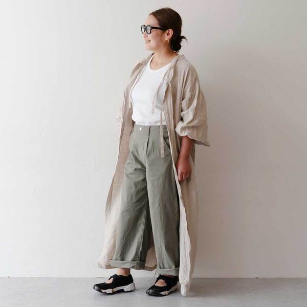 パンツ×シャツがやっぱり無敵。この夏を100％楽しむパンツコーデに、スタッフが挑戦！[PR]