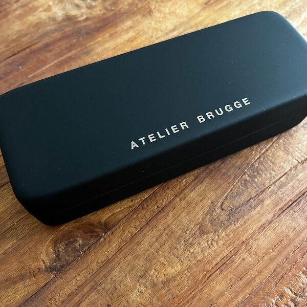 「丸めのフレーム×淡いレンズ」が今っぽい。 サングラスにもトレンドを取り入れてみませんか？[PR]