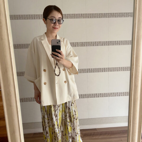 「丸めのフレーム×淡いレンズ」が今っぽい。 サングラスにもトレンドを取り入れてみませんか？[PR]