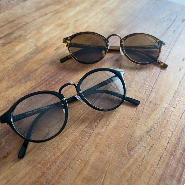 「丸めのフレーム×淡いレンズ」が今っぽい。 サングラスにもトレンドを取り入れてみませんか？[PR]