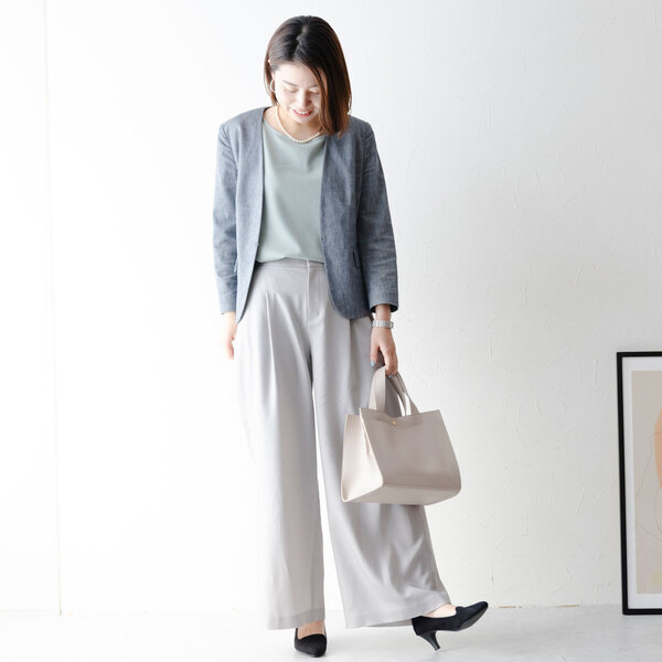 カジュアルにもきれいめにも着こなせる、Tシャツブラウス＆バンザイドルマン。あなたはどっち派？[PR]