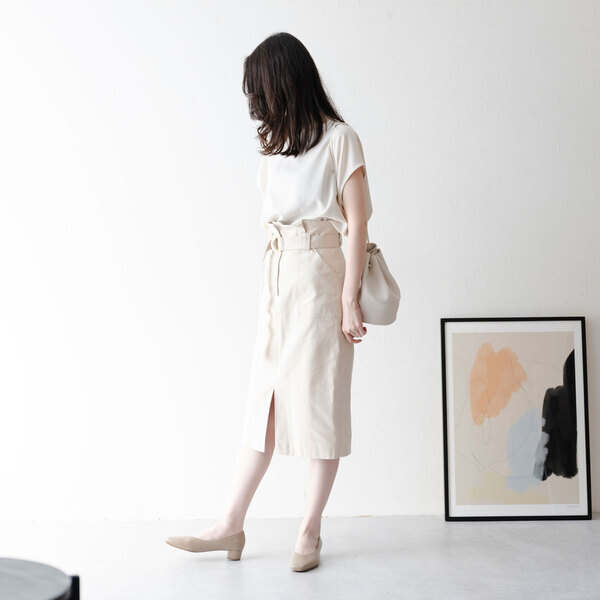 カジュアルにもきれいめにも着こなせる、Tシャツブラウス＆バンザイドルマン。あなたはどっち派？[PR]