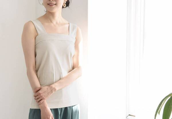 夏コーデのお悩みを一発解決してくれる「チラ見え防止インナー」。今年最速の使用レポが、インスタグラマーさんから届きました。[PR]