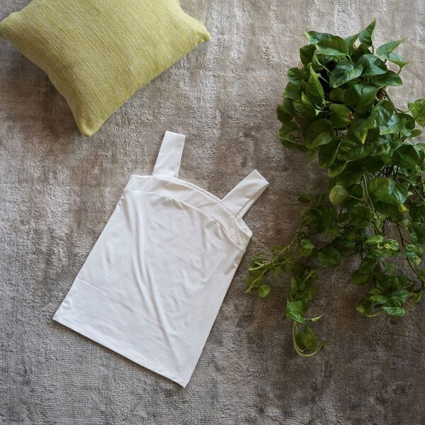 夏コーデのお悩みを一発解決してくれる「チラ見え防止インナー」。今年最速の使用レポが、インスタグラマーさんから届きました。[PR]