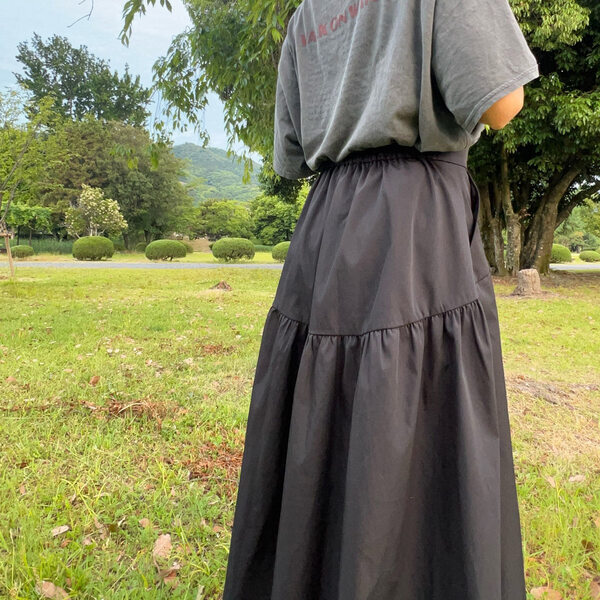 結論、雨でも晴れでもOK！トップスで印象自在な「撥水スカート」コーデ[PR]