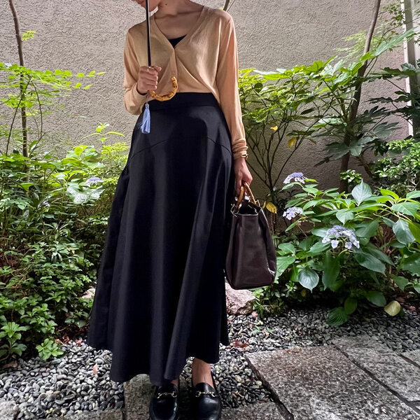 結論、雨でも晴れでもOK！トップスで印象自在な「撥水スカート」コーデ[PR]