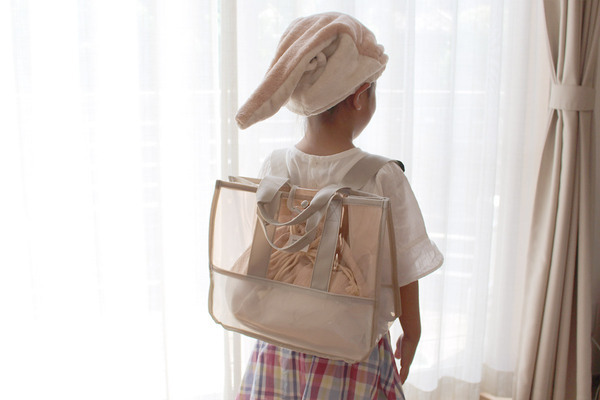 「濡れたままウロウロしない！」自由なキッズには、瞬間吸水タオル＆キャップで先手必勝[PR]