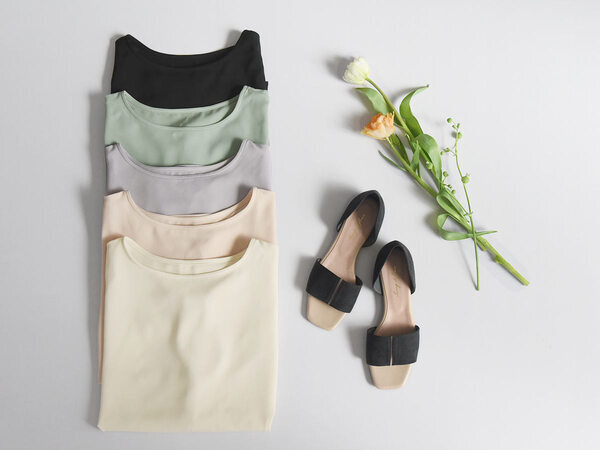 夏を気持ち良く過ごすために。快適指数を上げる、今どきの賢いトップス選び！[PR]